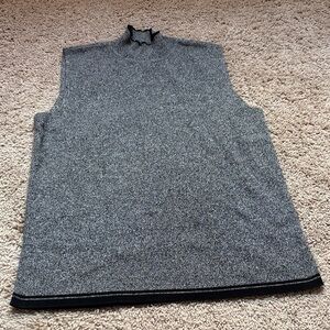 Liz Claiborne Gray and Black Knit Top